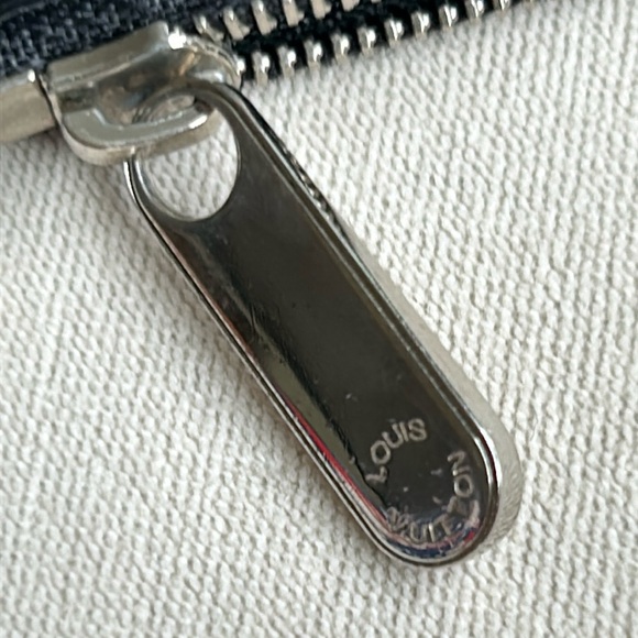 Rare LOUIS VUITTON Epi Coin Keycase purse EUC - Picture 5 of 9